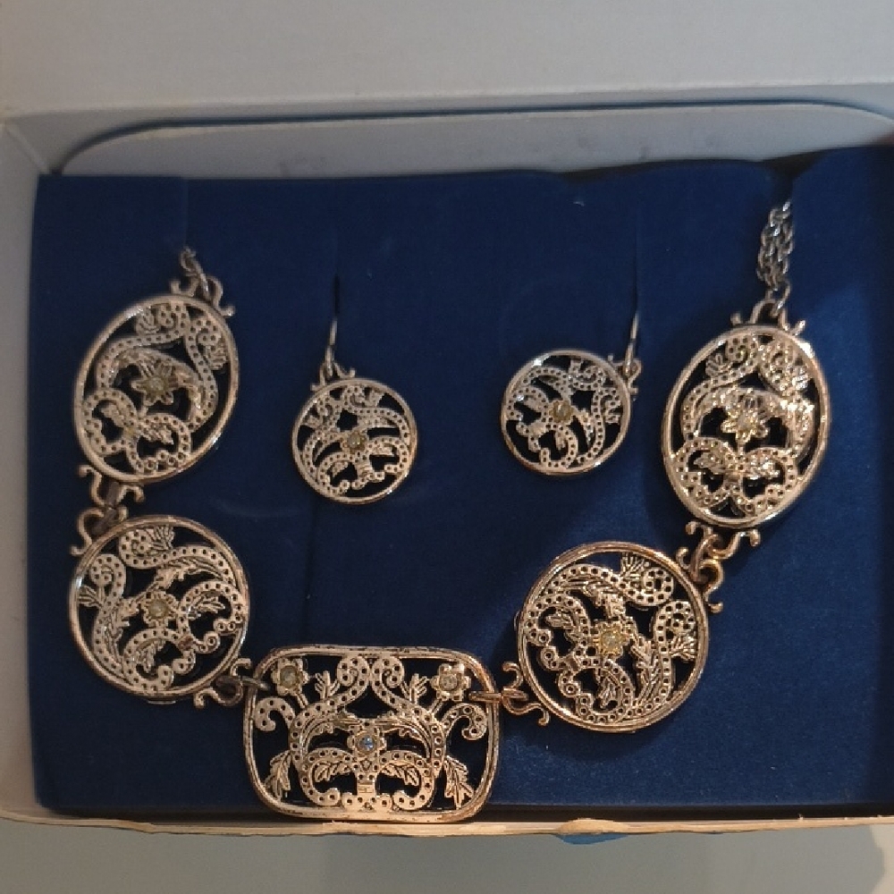 Vintage Antiqued Texture Necklace Gift Set